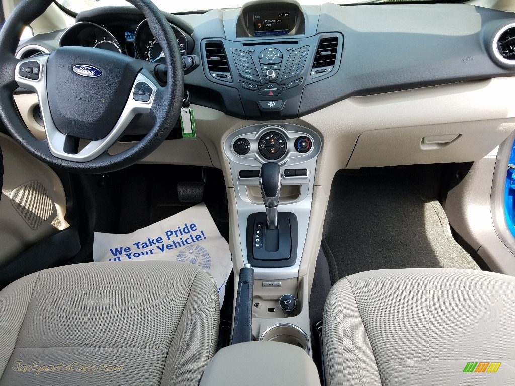 2018 Fiesta SE Hatchback - Lightning Blue / Charcoal Black photo #14