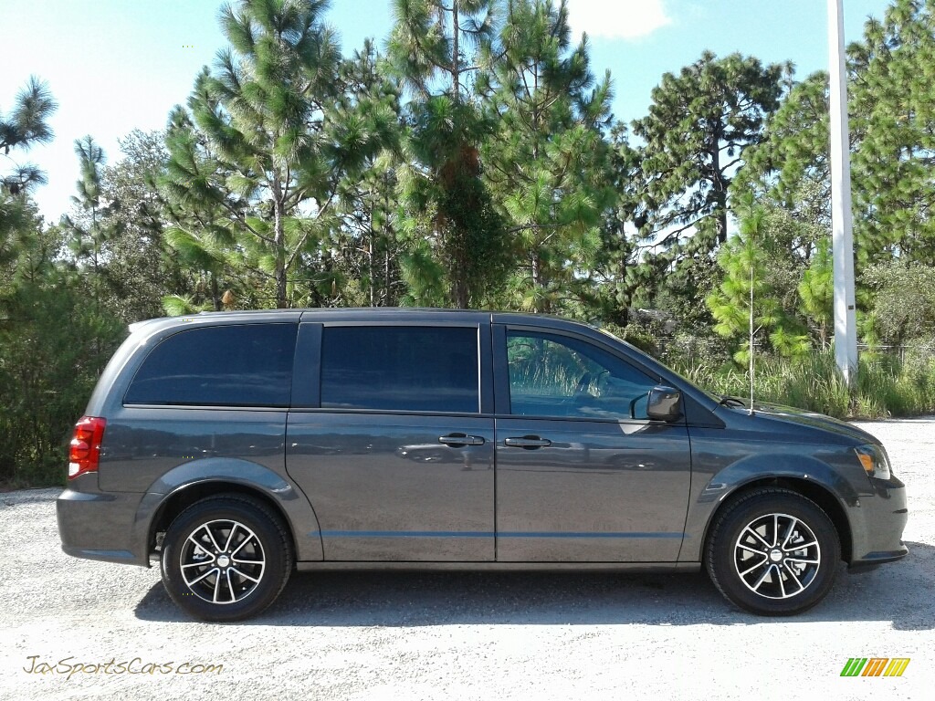 2019 Grand Caravan SXT - Granite Pearl / Black photo #6