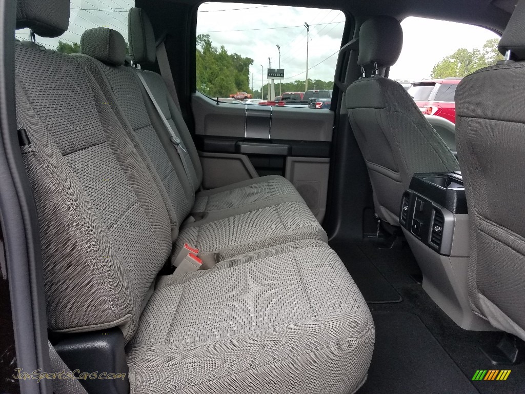 2018 F150 XLT SuperCrew 4x4 - Magma Red / Earth Gray photo #10