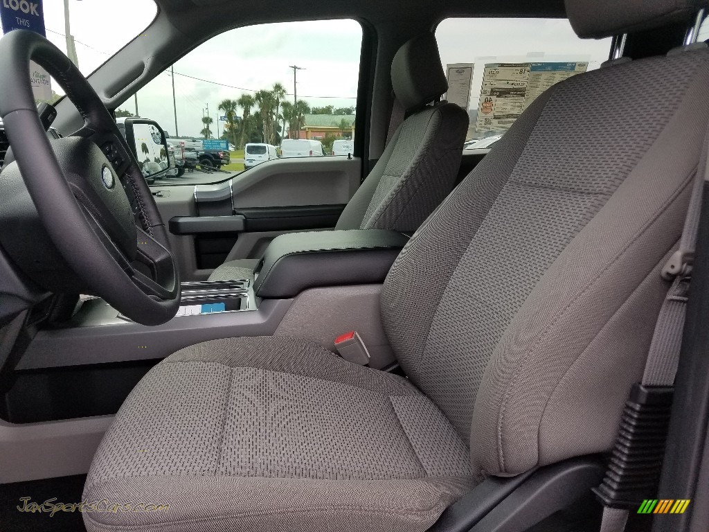 2018 F150 XLT SuperCrew 4x4 - Magma Red / Earth Gray photo #11