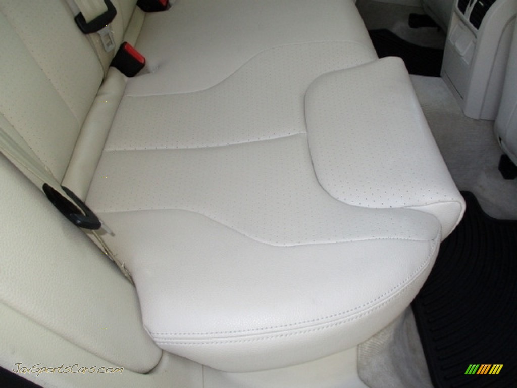 2010 Passat Komfort Sedan - Candy White / Cornsilk Beige photo #58