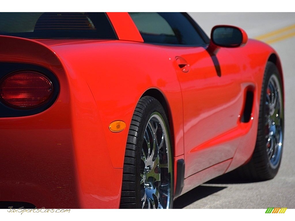 2001 Corvette Coupe - Torch Red / Light Gray photo #24