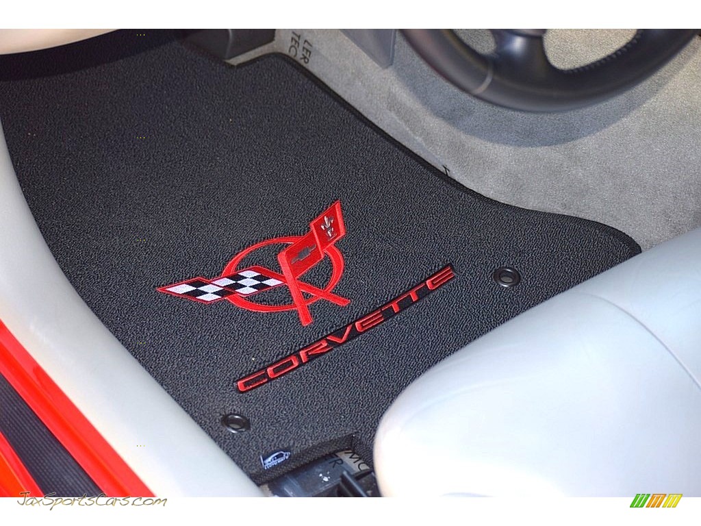 2001 Corvette Coupe - Torch Red / Light Gray photo #44