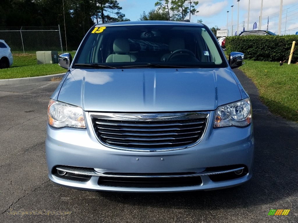 2013 Town & Country Touring - L - Crystal Blue Pearl / Black/Light Graystone photo #8