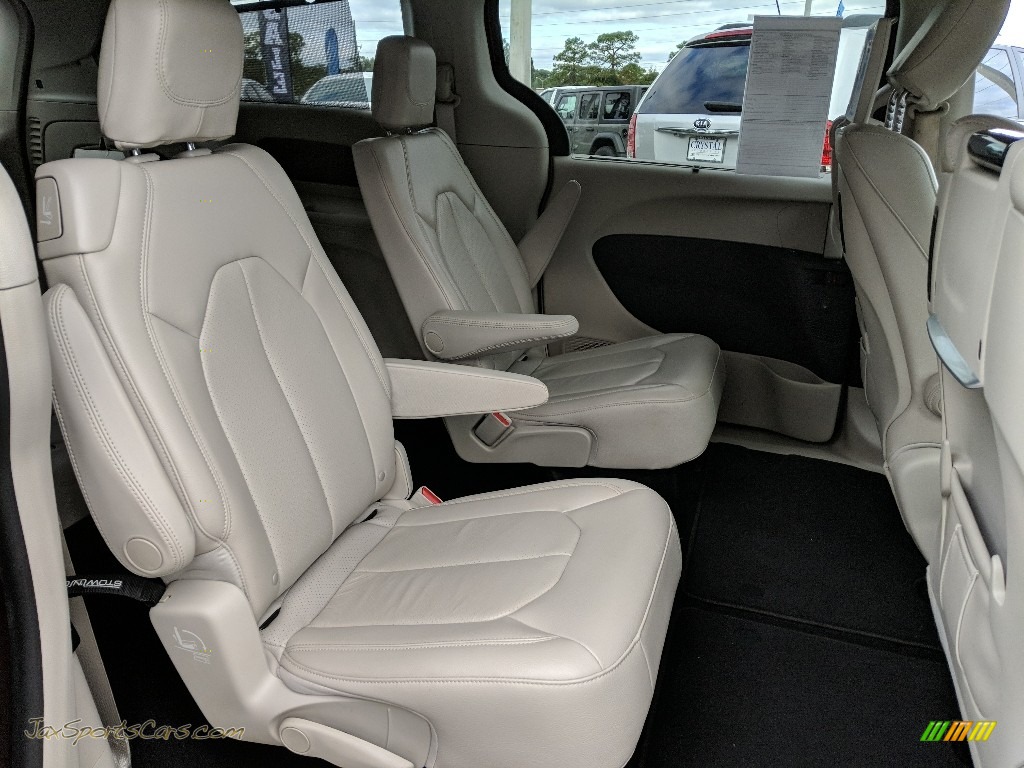 2017 Pacifica Touring L Plus - Velvet Red Pearl / Black/Alloy photo #11