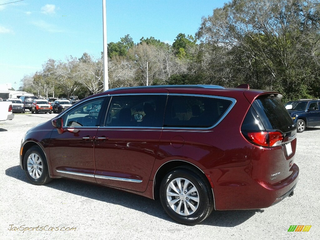 2019 Pacifica Touring L - Velvet Red Pearl / Black/Alloy photo #3