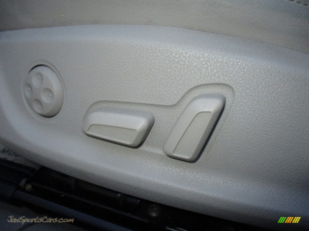2009 A4 2.0T Premium quattro Sedan - Meteor Grey Pearl Effect / Light Grey photo #36
