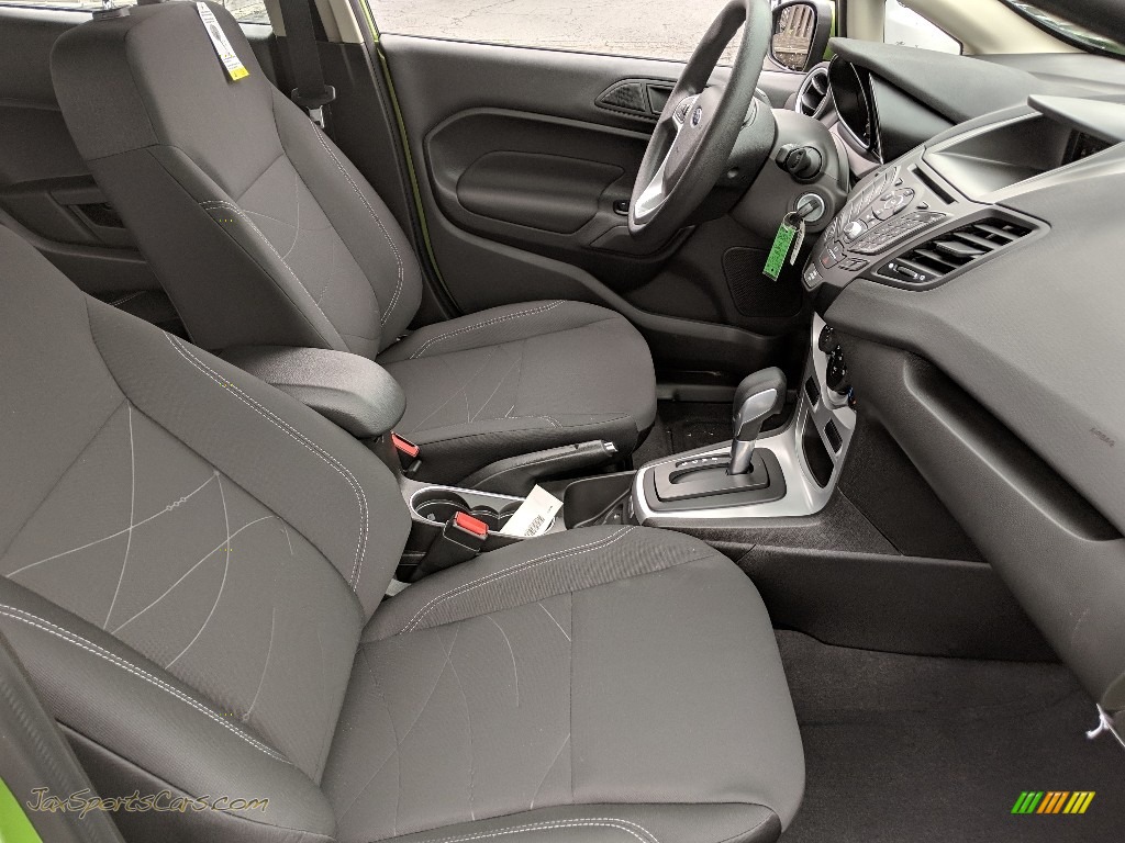 2019 Fiesta SE Hatchback - Outrageous Green / Charcoal Black photo #12
