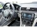 Volkswagen Passat SE Platinum Gray Metallic photo #19