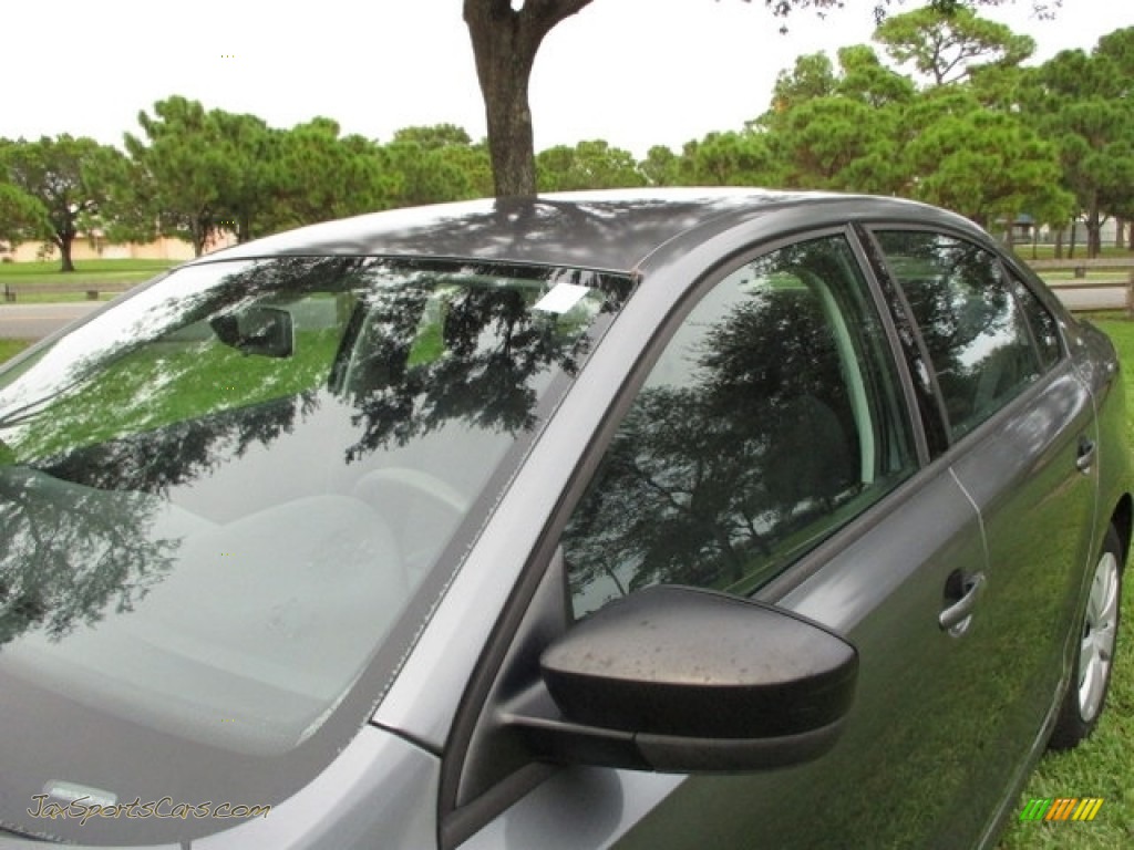 2011 Jetta S Sedan - Platinum Gray Metallic / Titan Black photo #44