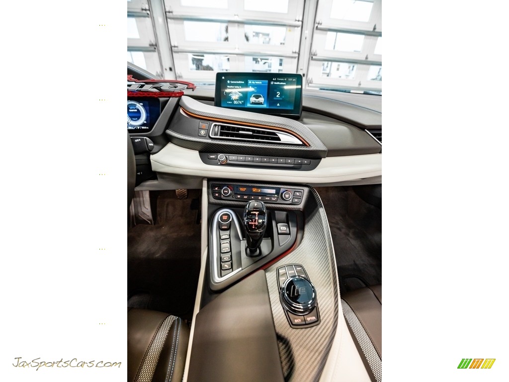 2019 i8 Roadster - Crystal White Pearl Metallic / Tera Exclusive Dalbergia Brown photo #21