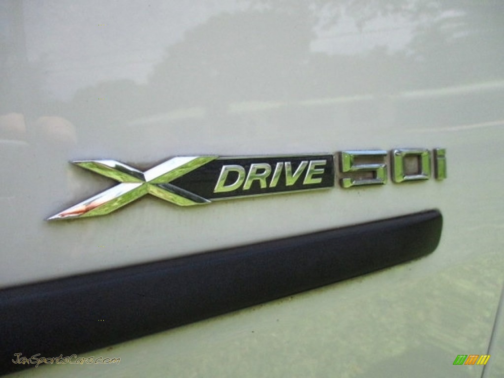 2011 X5 xDrive 50i - Alpine White / Sand Beige photo #26