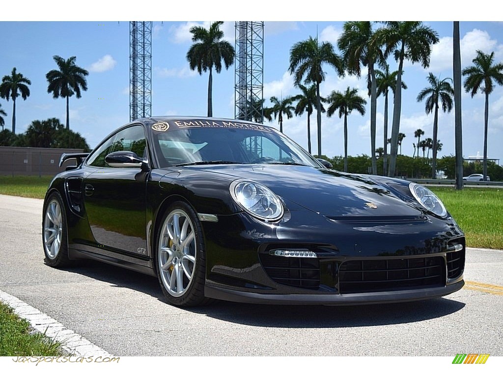 Black / Black Porsche 911 GT2