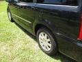 Chrysler Town & Country Touring Brilliant Black Crystal Pearl photo #35