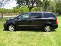 Chrysler Town & Country Touring Brilliant Black Crystal Pearl photo #47