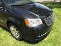 Chrysler Town & Country Touring Brilliant Black Crystal Pearl photo #51