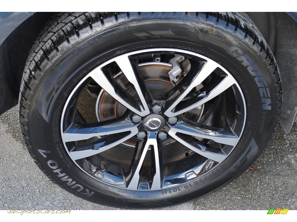 2018 XC60 T5 AWD Momentum - Denim Blue Metallic / Amber photo #10