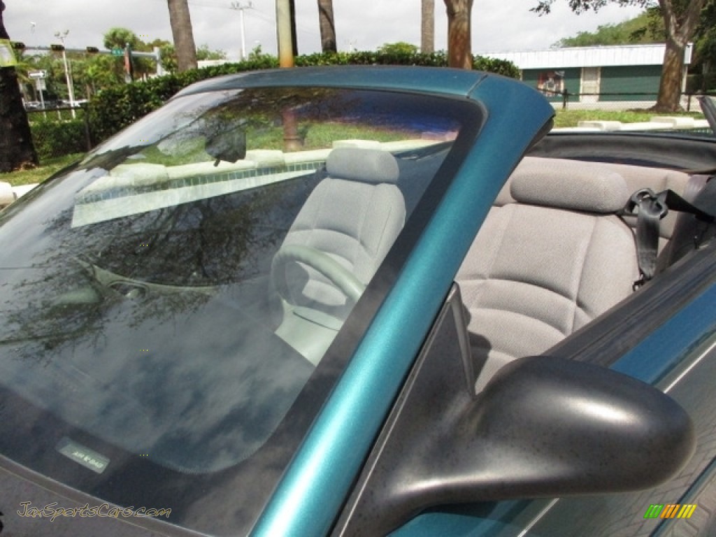 1996 Mustang V6 Convertible - Pacific Green Metallic / Grey Cloth photo #26