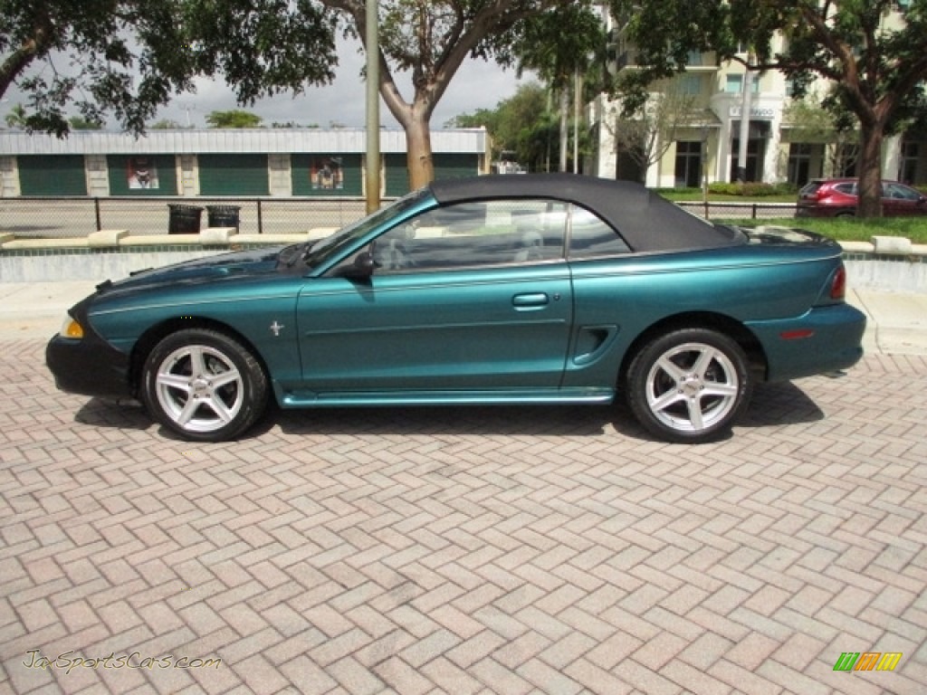 1996 Mustang V6 Convertible - Pacific Green Metallic / Grey Cloth photo #47