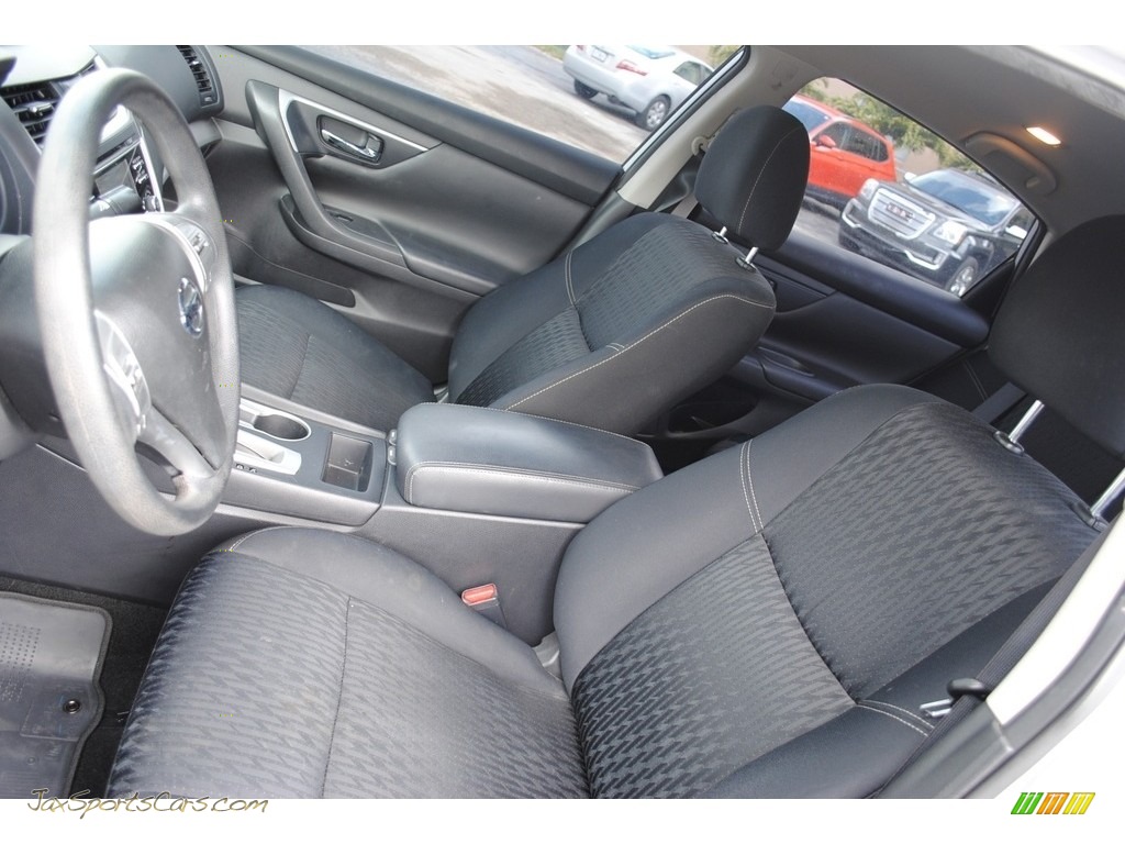 2017 Altima 2.5 S - Brilliant Silver / Charcoal photo #12 2017 Altima 2.5 S - Brilliant Silver / Charcoal photo #12