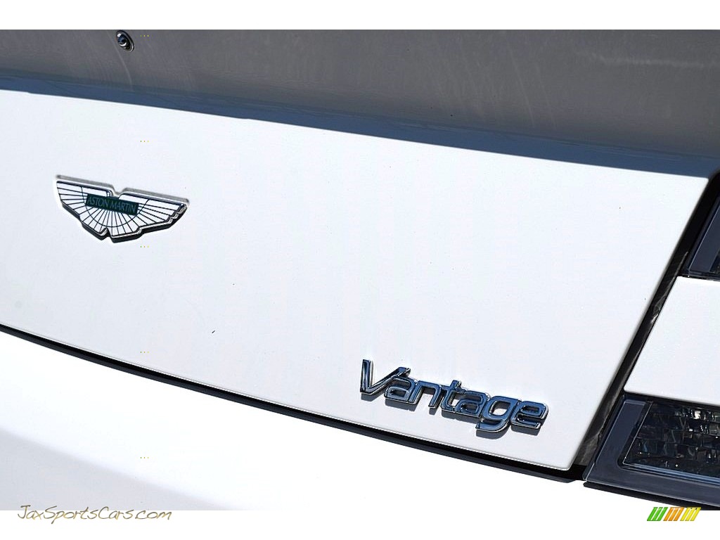 2012 V8 Vantage Roadster - Stratus White / Chancellor Red photo #36