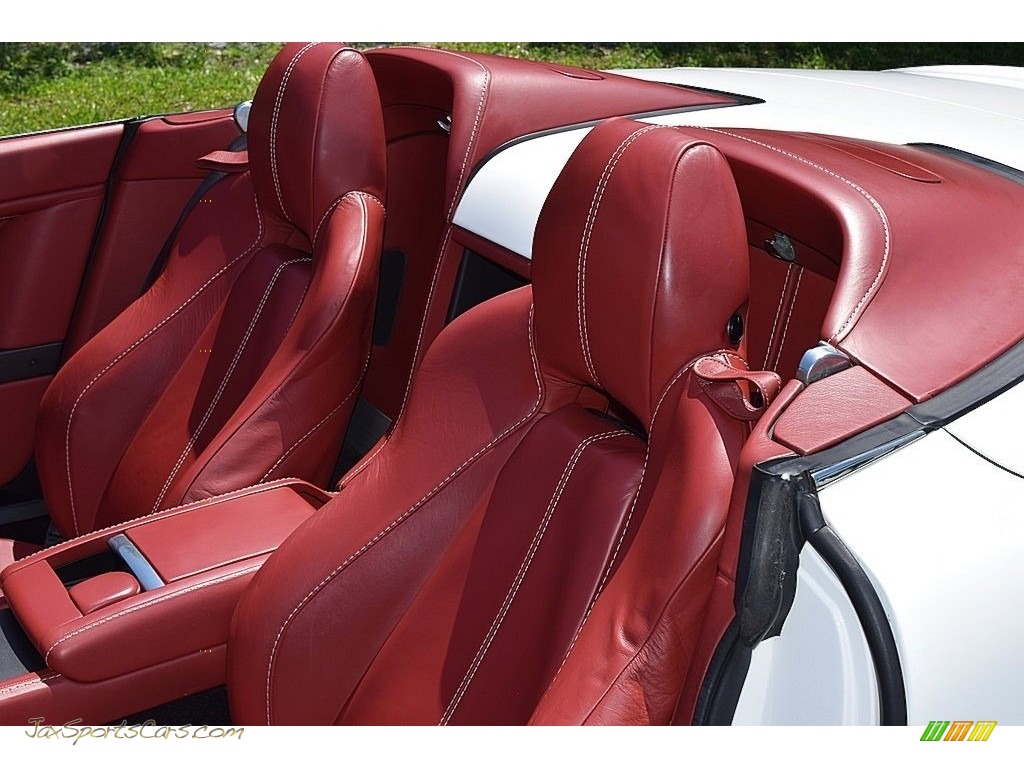 2012 V8 Vantage Roadster - Stratus White / Chancellor Red photo #49