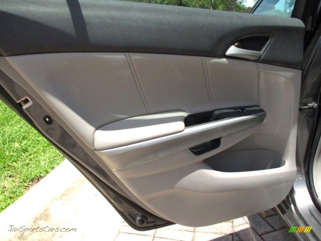 2009 Accord EX-L V6 Sedan - Polished Metal Metallic / Gray photo #55
