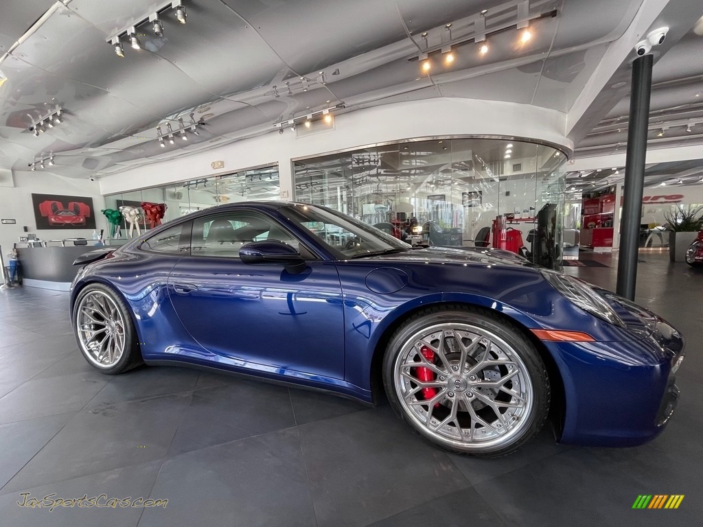Gentian Blue Metallic / Slate Gray/Chalk Porsche 911 Carrera S