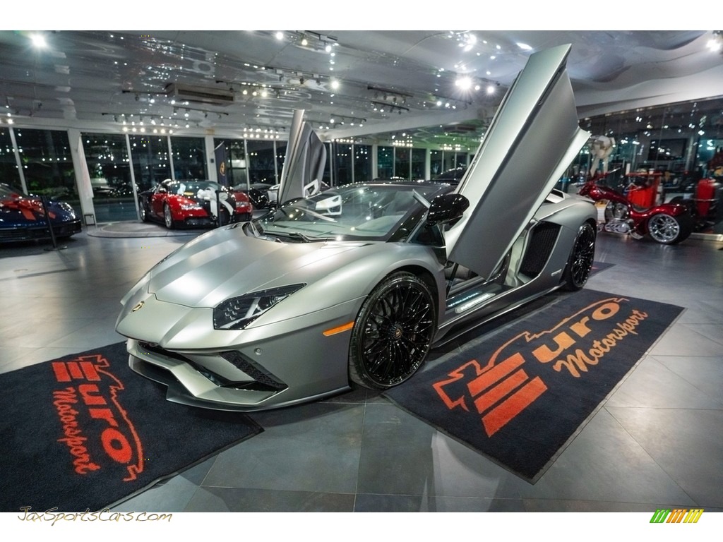 Grigio Titans Matt / Nero Ade Lamborghini Aventador S Roadster