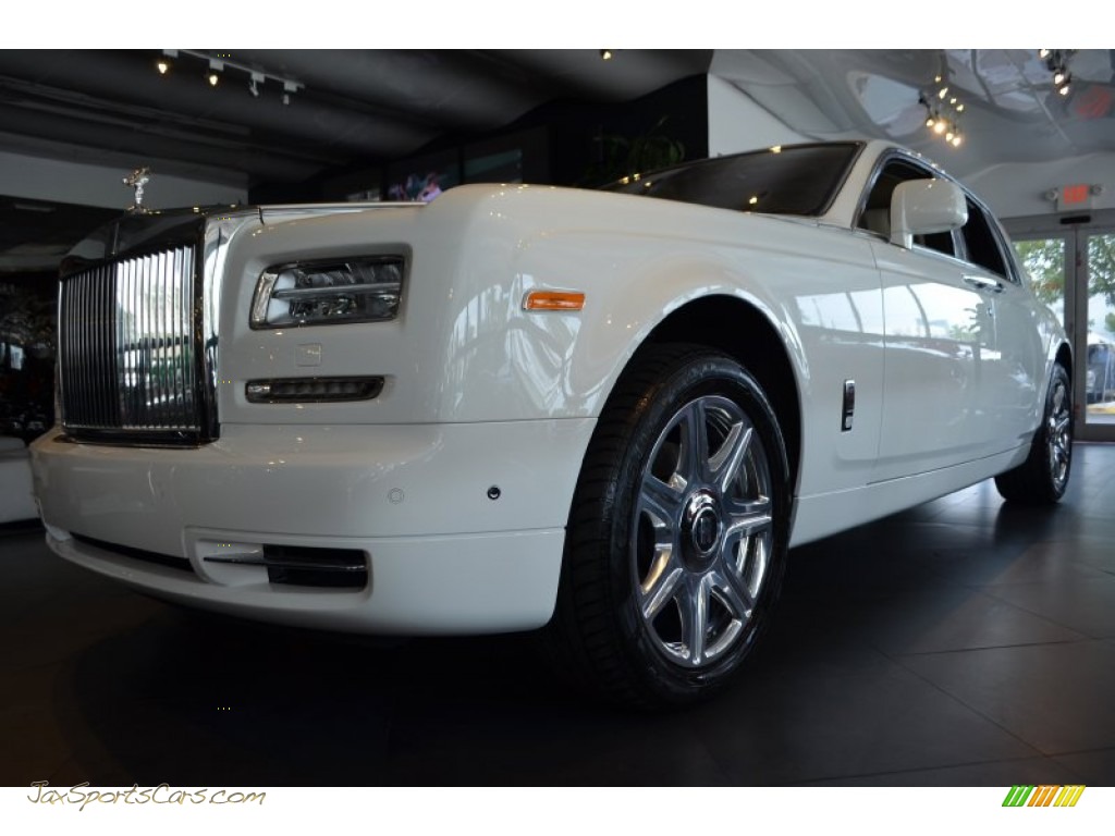 English White / Seashell Rolls-Royce Phantom Sedan