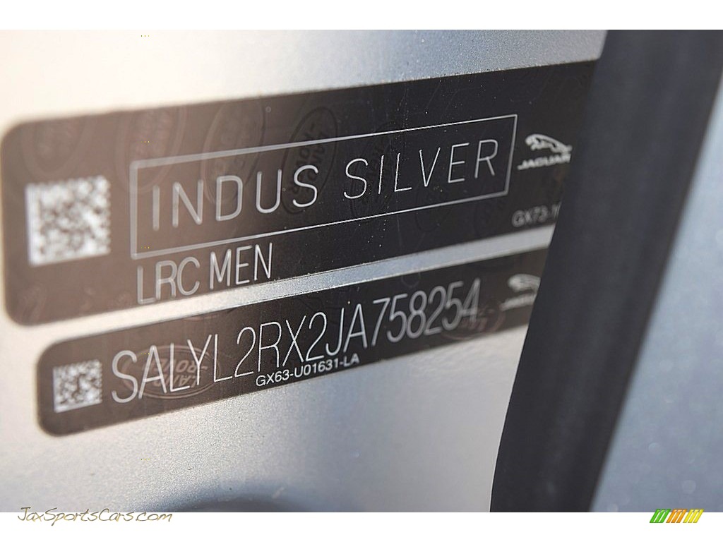 2018 Range Rover Velar R Dynamic SE - Indus Silver Metallic / Light Oyster/Ebony photo #40