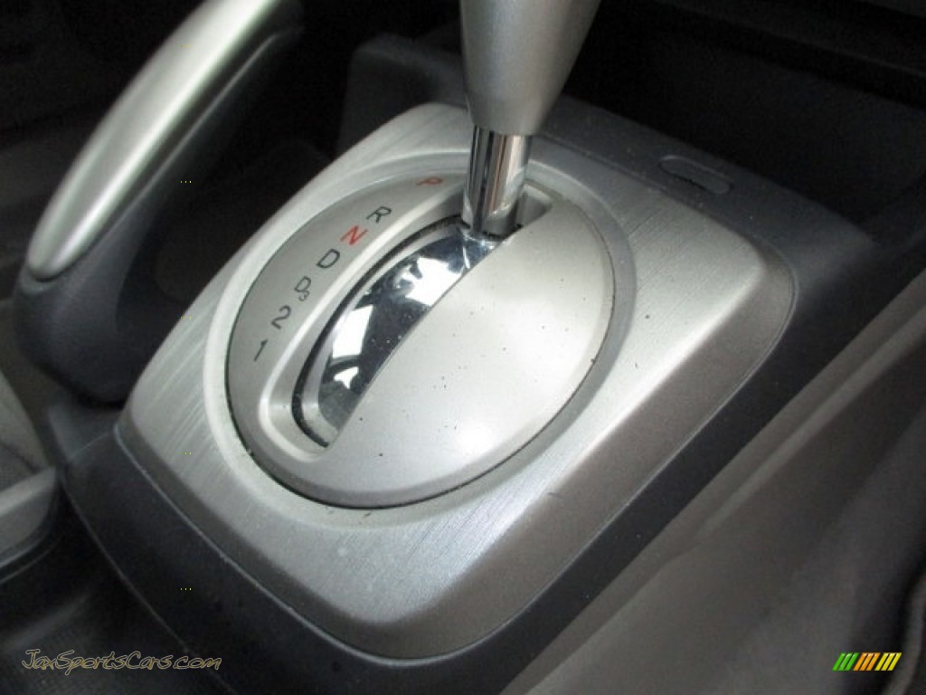 2006 Civic LX Sedan - Alabaster Silver Metallic / Gray photo #30