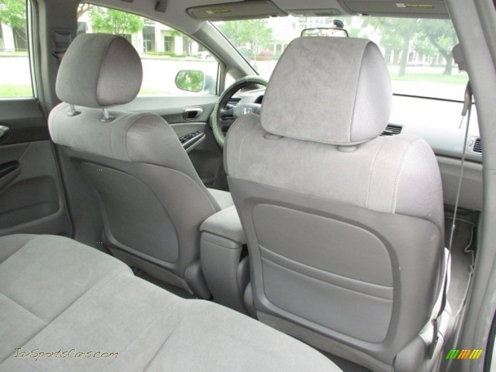 2006 Civic LX Sedan - Alabaster Silver Metallic / Gray photo #34