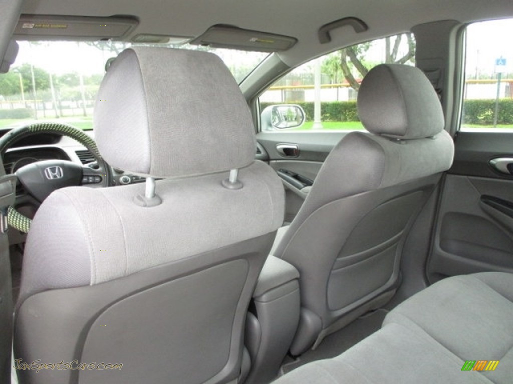 2006 Civic LX Sedan - Alabaster Silver Metallic / Gray photo #36