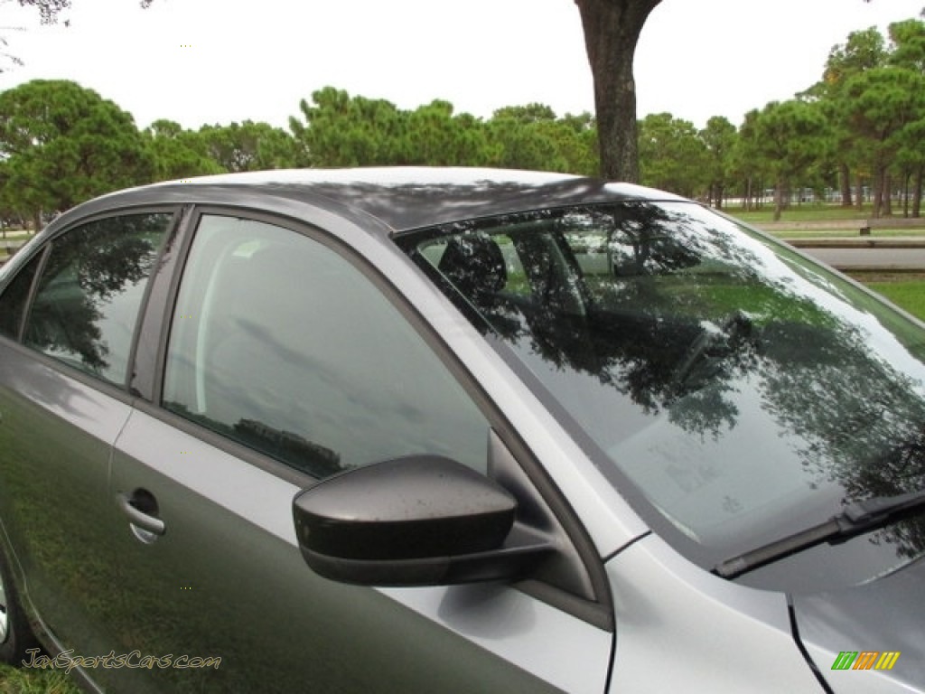 2011 Jetta S Sedan - Platinum Gray Metallic / Titan Black photo #37
