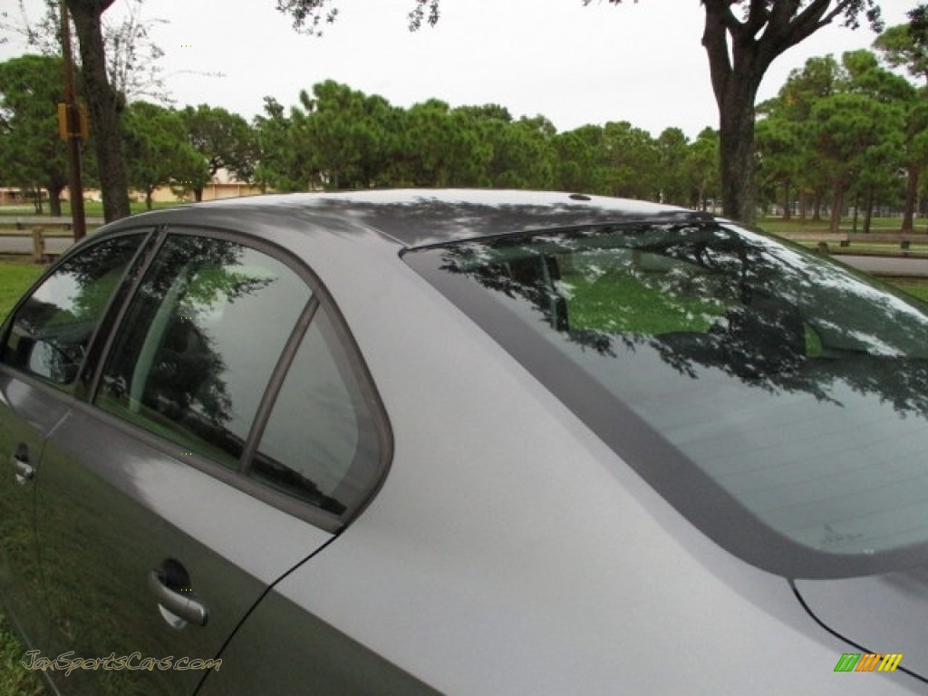 2011 Jetta S Sedan - Platinum Gray Metallic / Titan Black photo #42