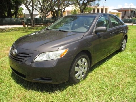 Magnetic Gray Metallic 2009 Toyota Camry LE V6