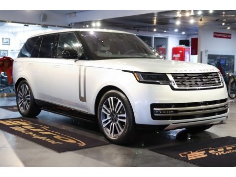 Hakuba Silver Metallic 2023 Land Rover Range Rover P530 SE