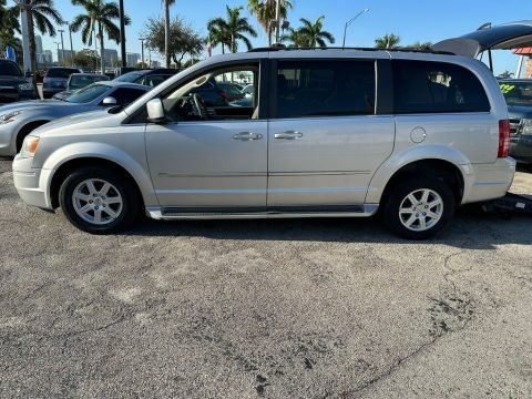 Bright Silver Metallic 2010 Chrysler Town & Country Touring