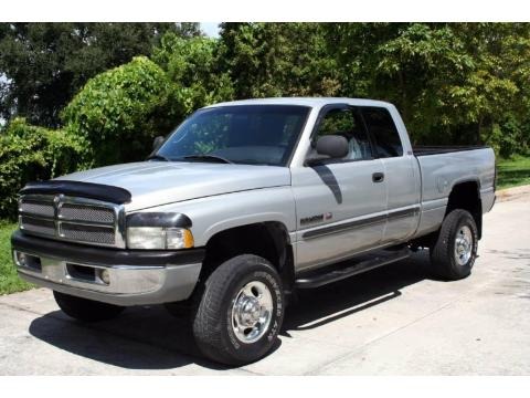 Light Driftwood Satin Glow 2000 Dodge Ram 2500 SLT Extended Cab 4x4