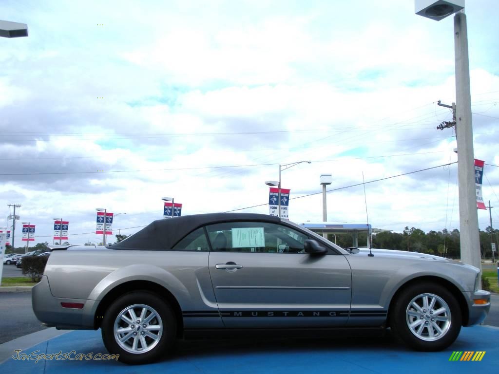 2008 Mustang V6 Deluxe Convertible - Vapor Silver Metallic / Light Graphite photo #6