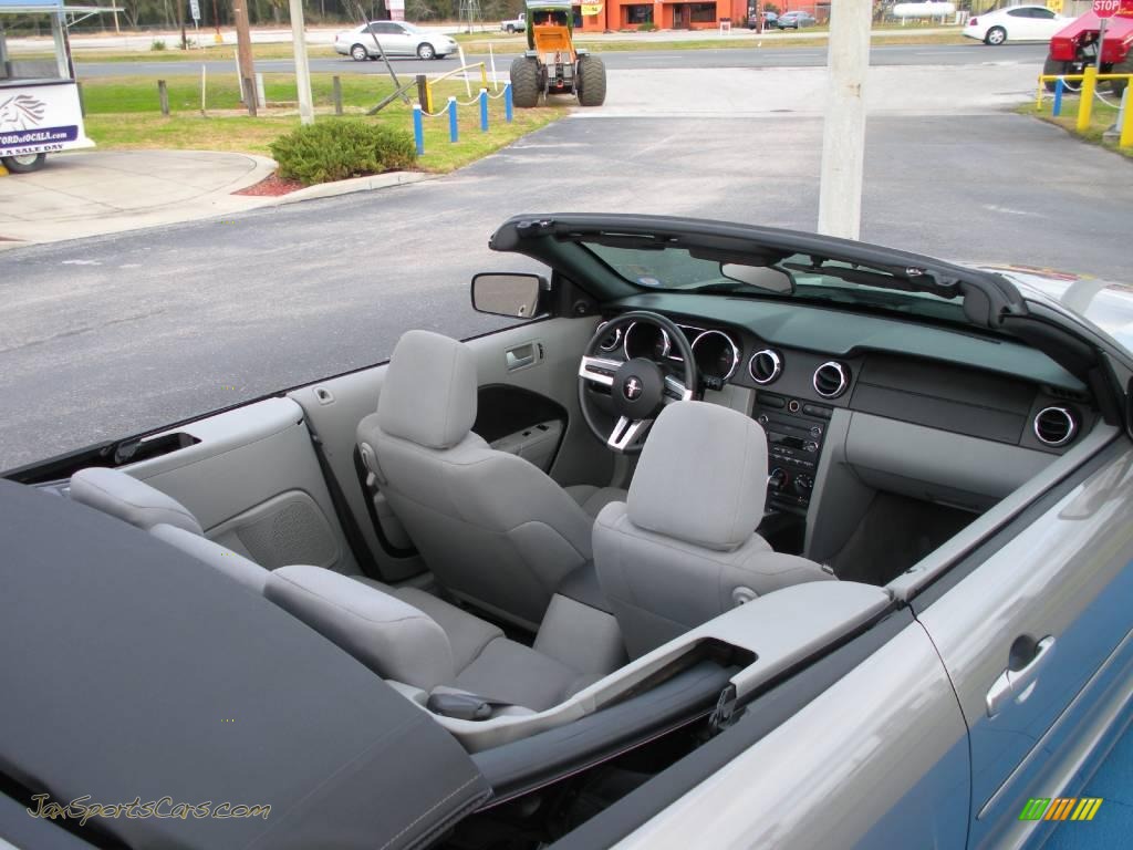 2008 Mustang V6 Deluxe Convertible - Vapor Silver Metallic / Light Graphite photo #11