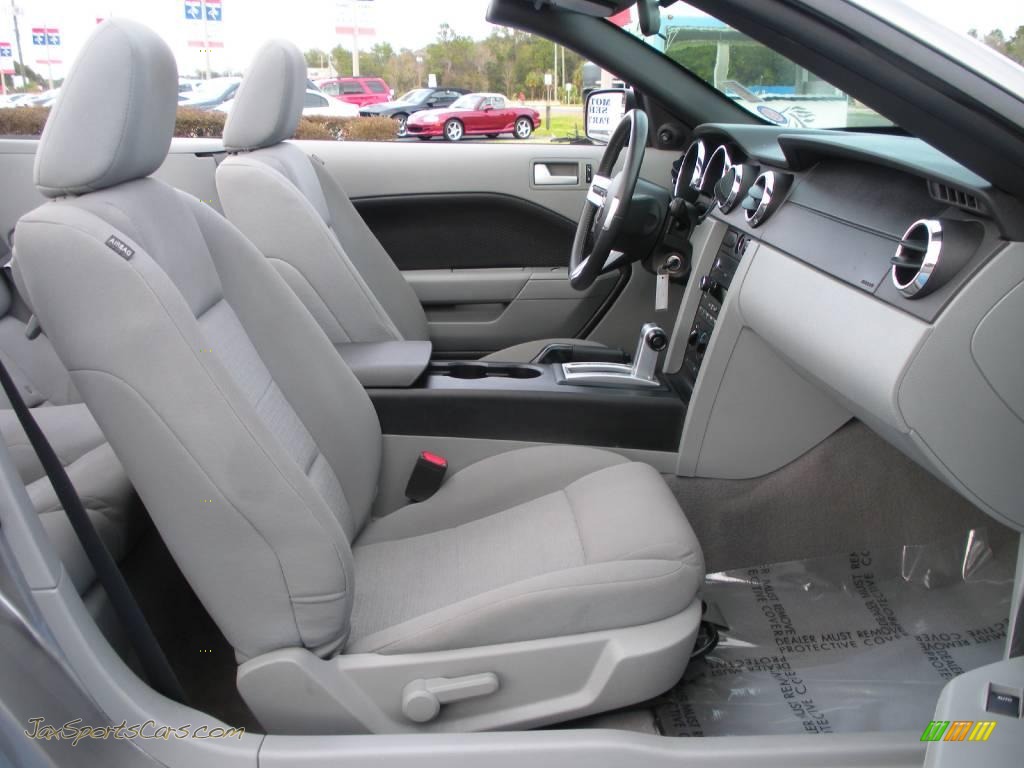 2008 Mustang V6 Deluxe Convertible - Vapor Silver Metallic / Light Graphite photo #19