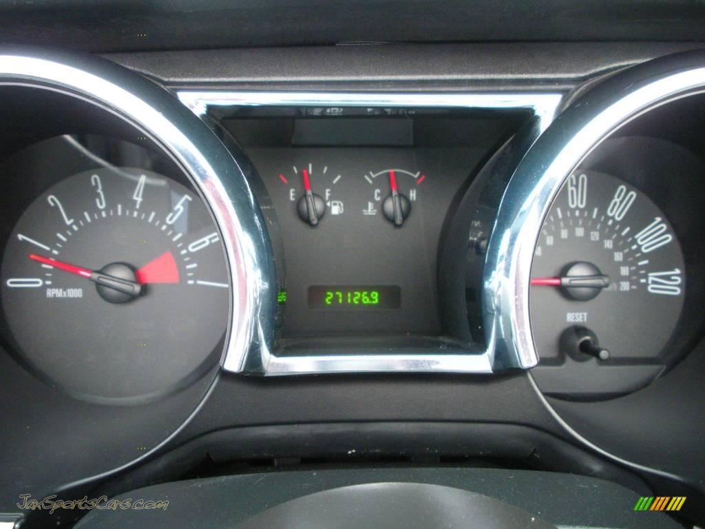 2008 Mustang V6 Deluxe Convertible - Vapor Silver Metallic / Light Graphite photo #24