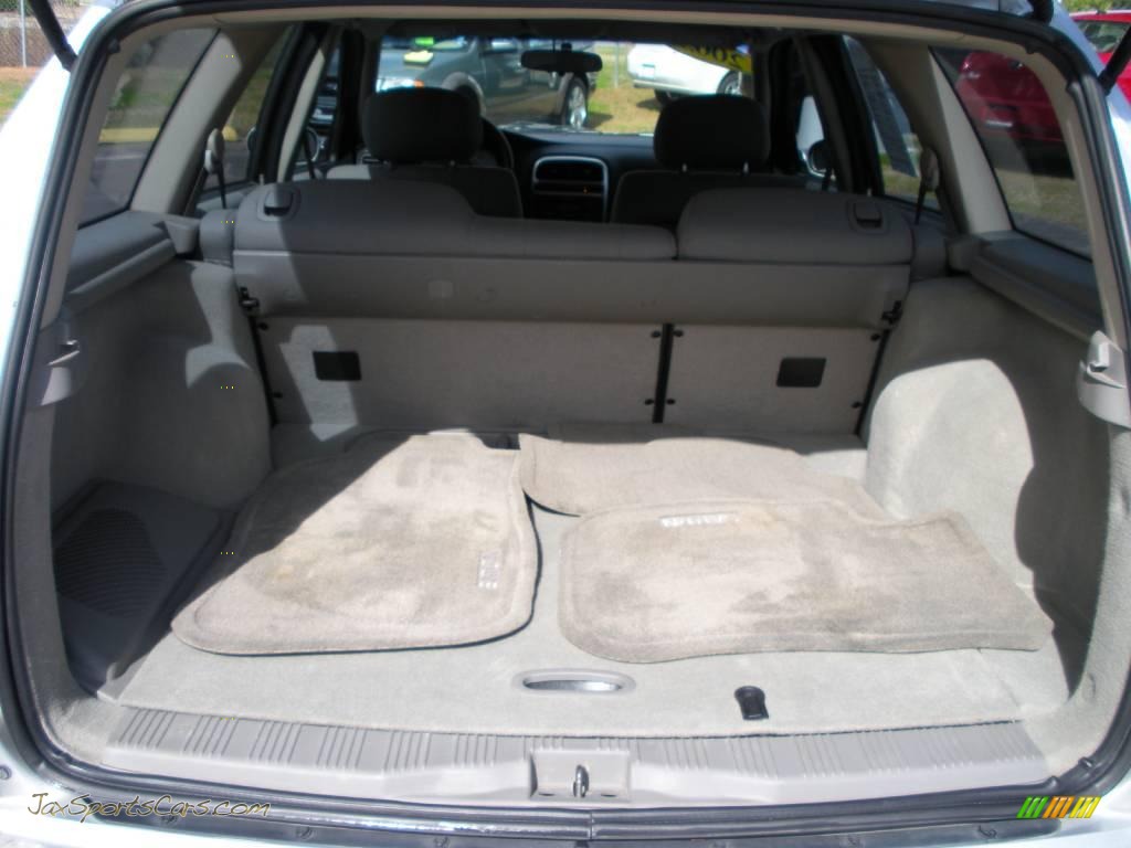 2003 L Series LW300 Wagon - Bright Silver / Gray photo #24