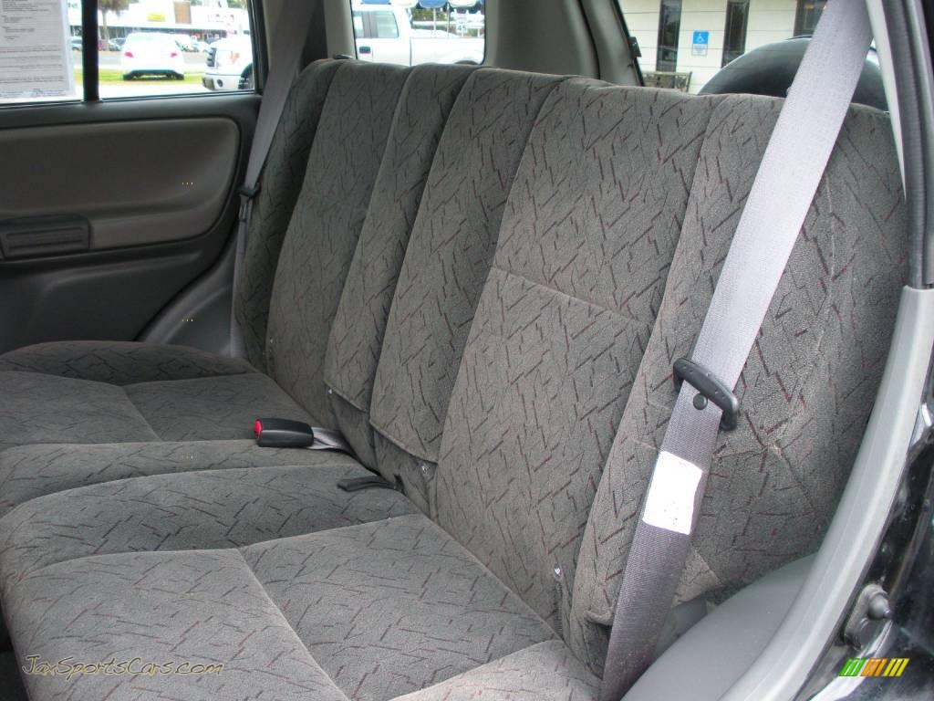 2003 Tracker ZR2 4WD Hard Top - Black / Medium Gray photo #16