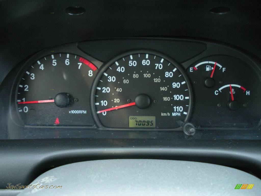 2003 Tracker ZR2 4WD Hard Top - Black / Medium Gray photo #21