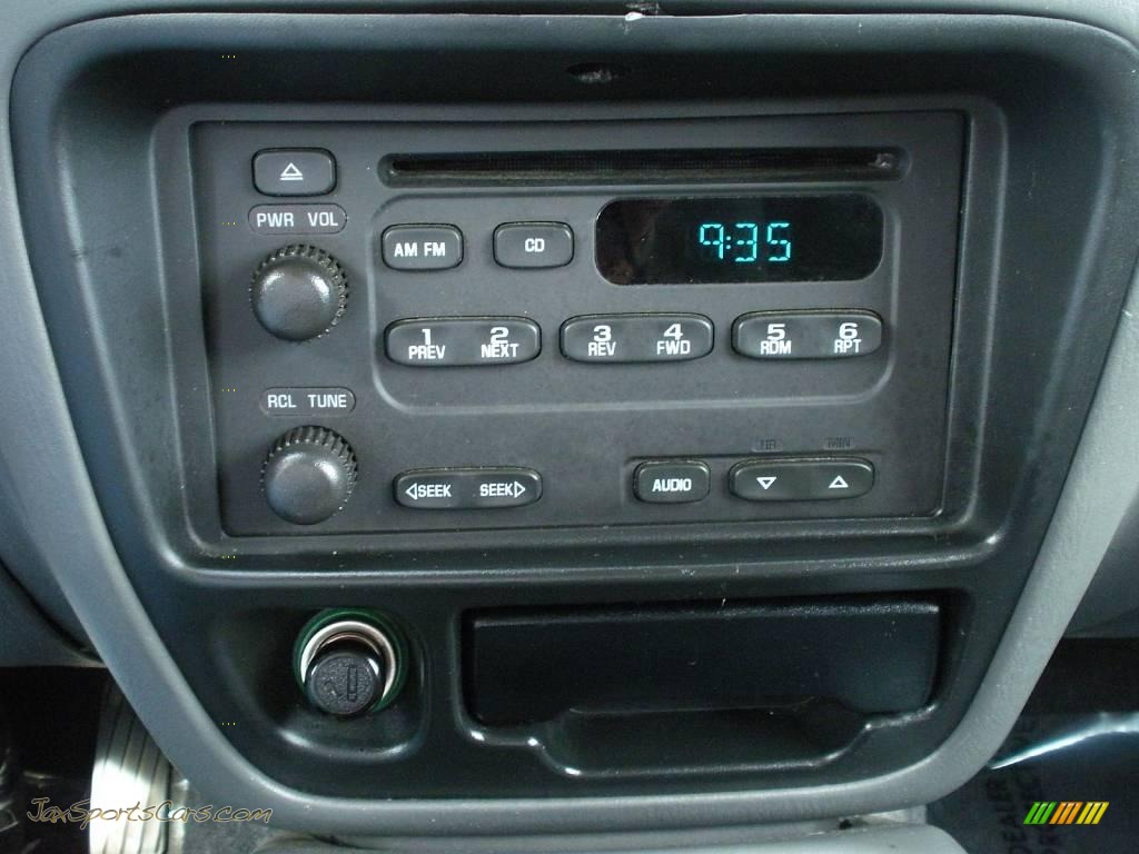 2003 Tracker ZR2 4WD Hard Top - Black / Medium Gray photo #24