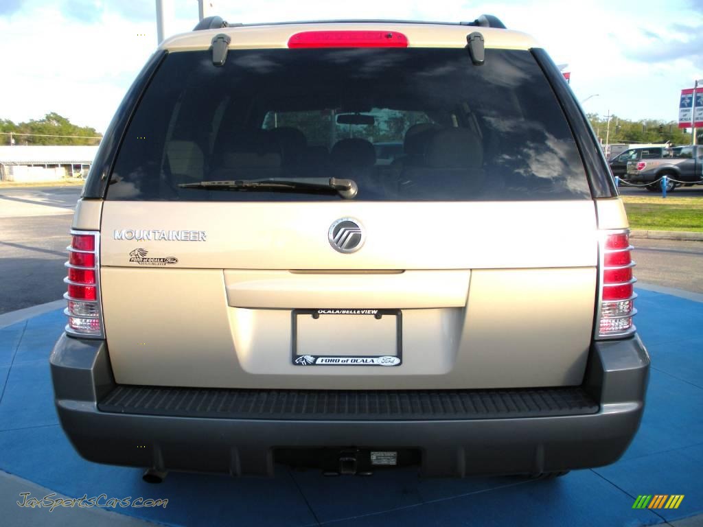 2005 Mountaineer V6 AWD - Light French Silk Metallic / Medium Dark Parchment photo #4