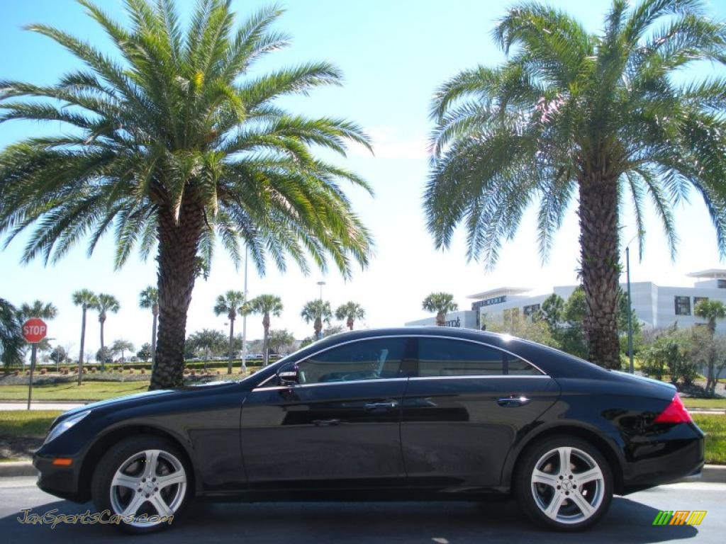 Black / Cashmere Mercedes-Benz CLS 550 Black / Cashmere Mercedes-Benz CLS 550